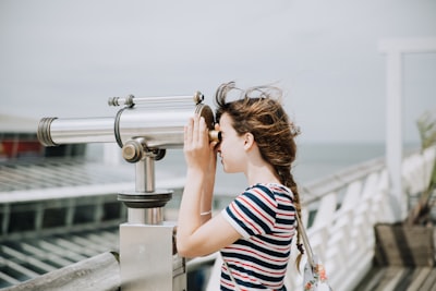 Choisir un télescope enfant : guide optique et sécurité 2026