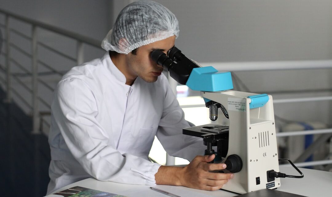 Biologie médicale : carrière, salaires et débouchés en 2026
