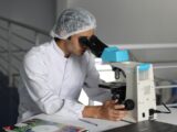 Biologie médicale : carrière, salaires et débouchés en 2026