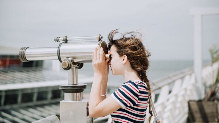 Choisir un télescope enfant : guide optique et sécurité 2026