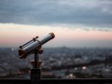 Jumelles d'astronomie vs télescope : guide débutant 2026