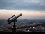 Jumelles d&rsquo;astronomie vs télescope : guide débutant 2026